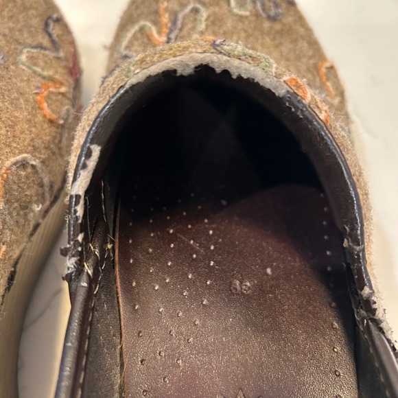 Dansko Clogs Brown Floral Embroidered Felt Slip On Shoes Women Size 39 - Picture 9 of 9